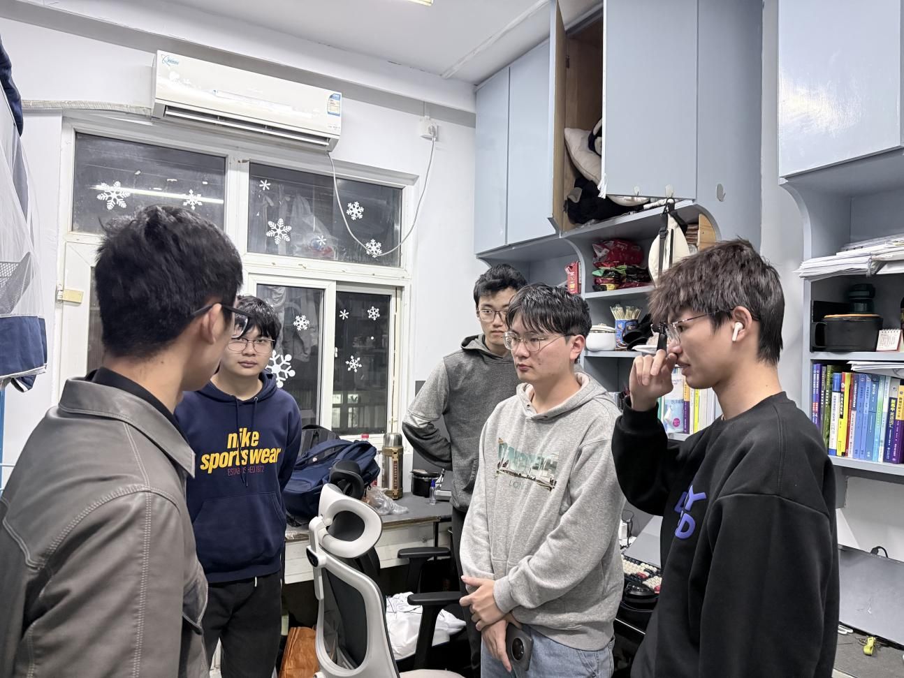 365英国上市开展学生夜不归宿专项检查